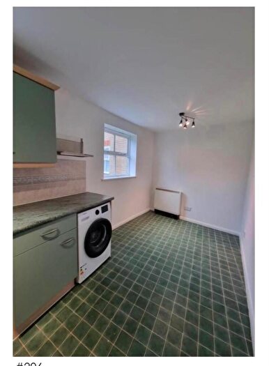 2 Bedroom Flat To Rent In Chamberlayne Avenue, Wembley, HA9