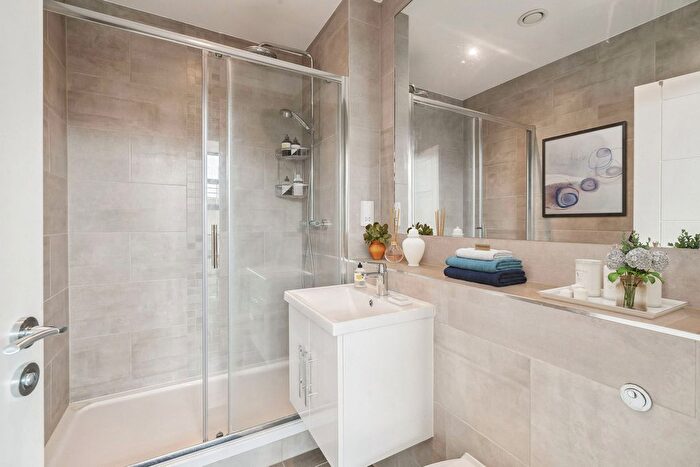 1 Bedroom Studio To Rent In Heron Drive, Slough, SL3