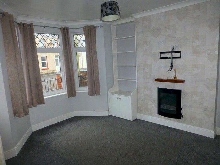 3 Bedroom SemiDetached House To Rent In Llandybie Road, Ammanford