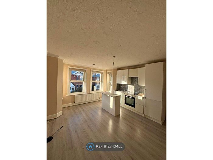 2 Bedroom Flat To Rent In Moordown, Bournemouth, BH9