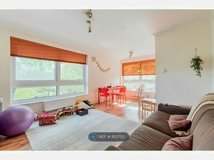 2 Bedroom Flat To Rent In Tunbridge Court, London, SE26