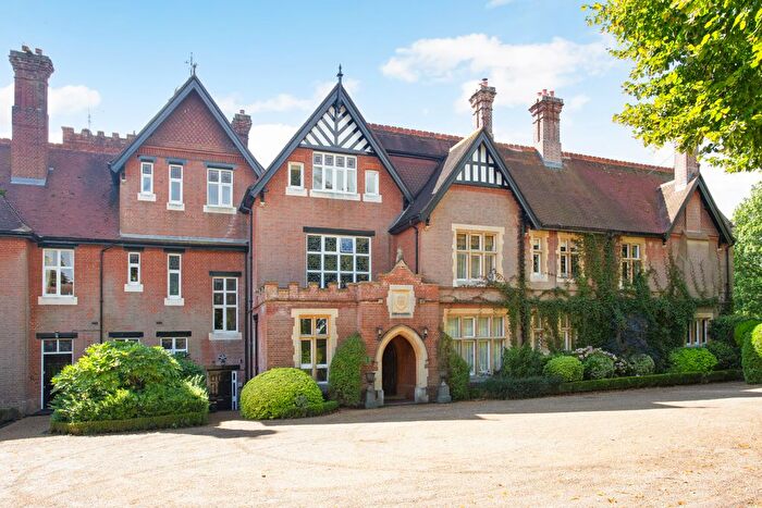 2 Bedroom Flat For Sale In North Frith Park, Tonbridge, TN11