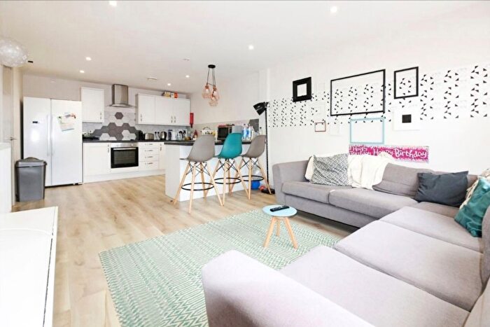 6 Bedroom Terraced House To Rent In Corner House, Cathays, CF24