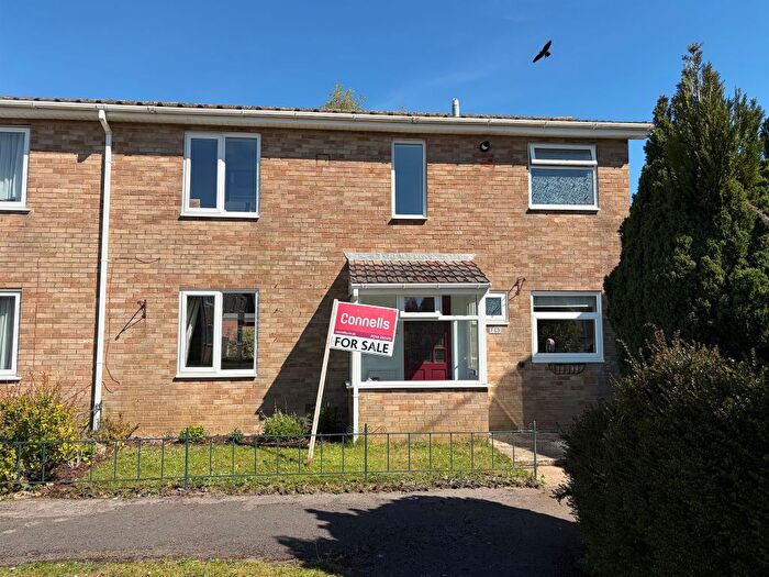 3 Bedroom Semi-Detached House For Sale In Pound Close, Lyneham, Chippenham, SN15
