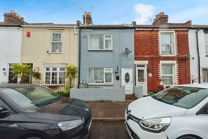 2 Bedroom Terraced House For Sale In Zetland Road, Gosport, Hampshire, PO12