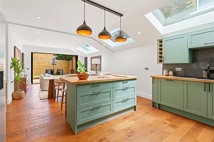 5 Bedroom Terraced House For Sale In Langroyd Road, SW17