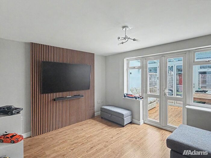 3 Bedroom Town House For Sale In Kingsbury Road, Widnes, WA8