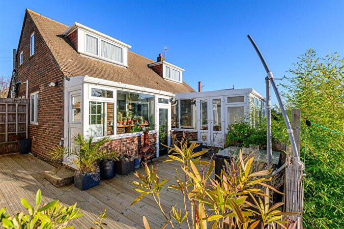 3 Bedroom Detached House For Sale In Fairholme Road, Newhaven, BN9