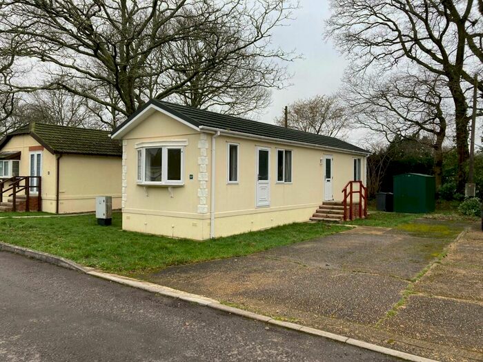 2 Bedroom Park Home To Rent In St. James Park, Southampton, SO52