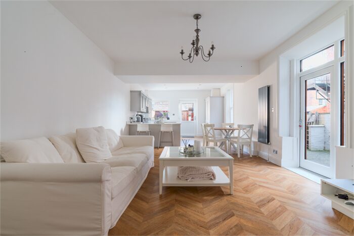 2 Bedroom Apartment To Rent In Jesmond, Newcastle Upon Tyne, NE2