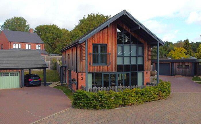 5 Bedroom Detached House For Sale In Stone Row Place, Moira, DE12