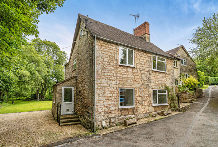 3 Bedroom End Of Terrace House For Sale In Cheltenham Road, Stroud, Gloucestershire, GL6