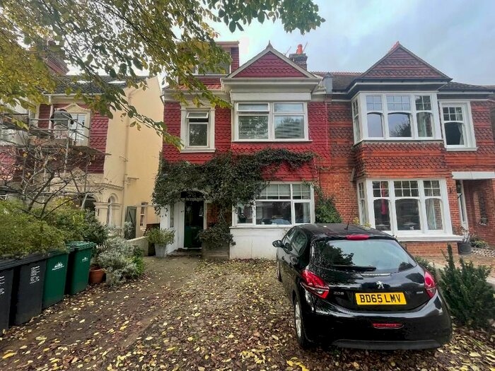 2 Bedroom Flat To Rent In Rutland Gardens, Hove, BN3