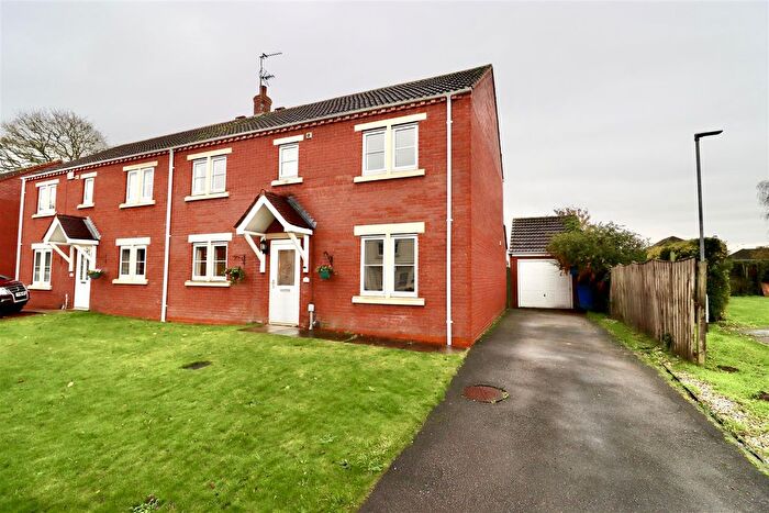 4 Bedroom Semi-Detached House For Sale In St. Oswalds Close, Wilberfoss, York, YO41