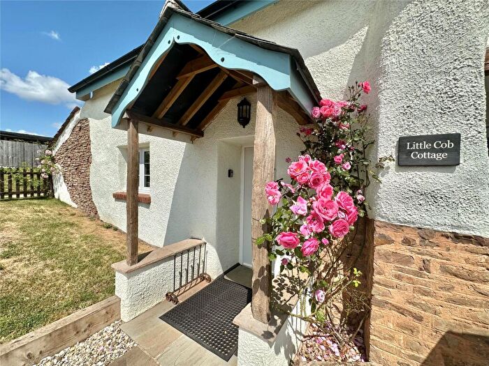 3 Bedroom Barn Conversion To Rent In Bickleigh, EX15