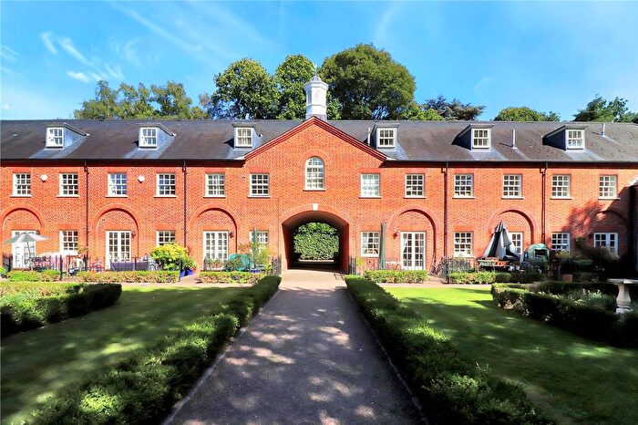 2 Bedroom Flat To Rent In Mulberry Close, Watford, WD17