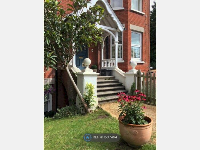 2 Bedroom Maisonette To Rent In Brooks Court Salisbury, Salisbury, SP1