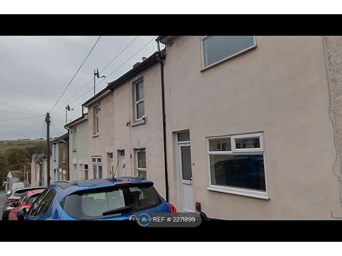 3 Bedroom Terraced House To Rent In Otway Street, Chatham, ME4