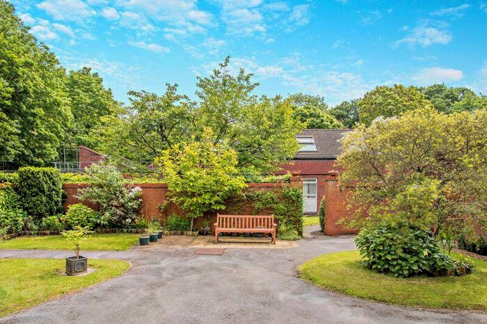 2 Bedroom Flat For Sale In Tarporley, CW6
