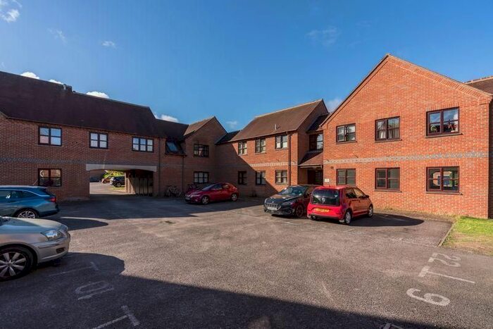 2 Bedroom Property To Rent In Field Gardens, Steventon, Abingdon, OX13
