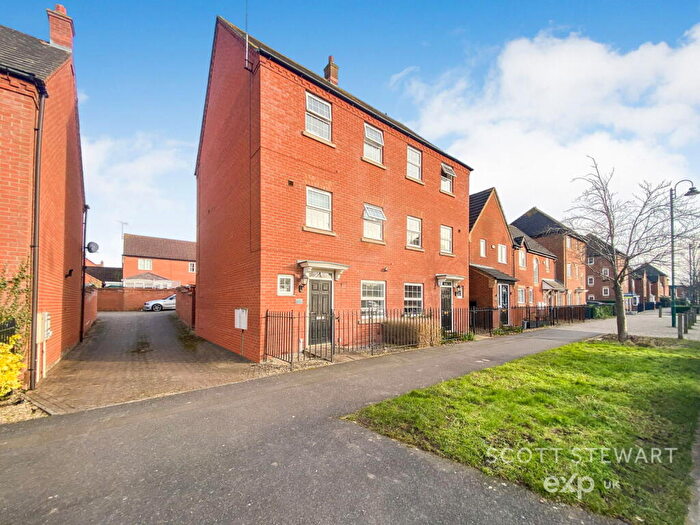 6 Bedroom Semi-Detached House For Sale In Eagle Way, Hampton Vale, Peterborough, PE7