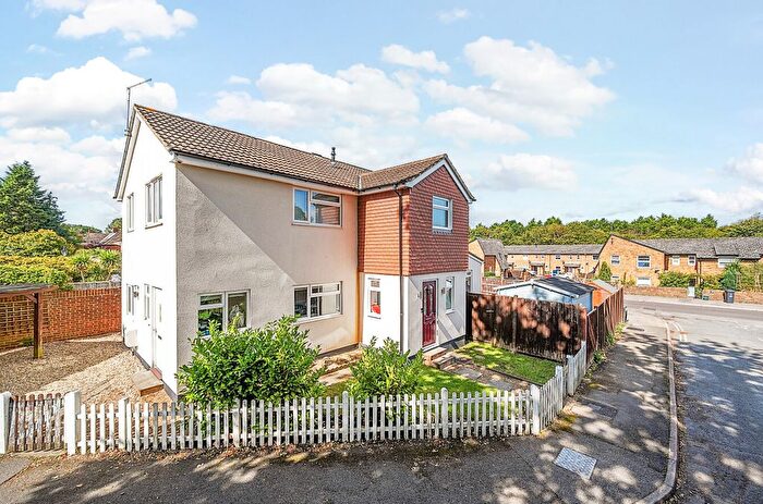 4 Bedroom Detached House For Sale In Lightwater, Surrey, GU18