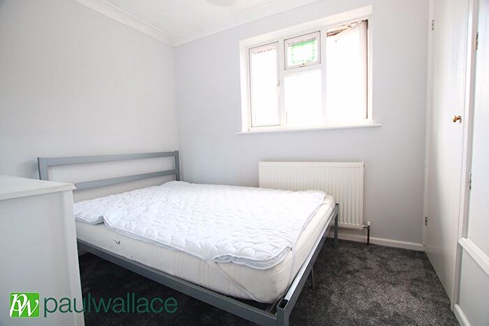 2 Bedroom Semi-Detached House For Sale In Benedictine Gate, Cheshunt, Waltham Cross, EN8