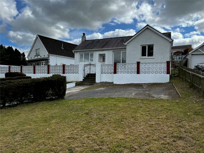 4 Bedroom Bungalow To Rent In Penymorfa Lane, Carmarthen, SA31