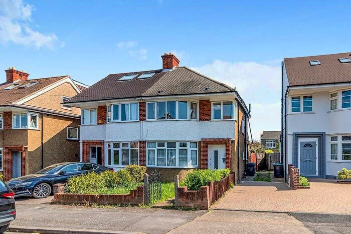 4 Bedroom Semi-Detached House To Rent In Cheyne Hill, Surbiton, KT5