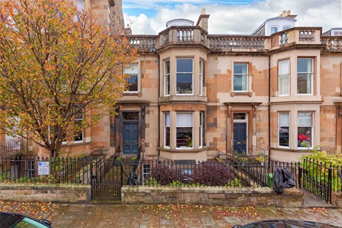 3 Bedroom Apartment For Sale In Lennox Street, Edinburgh, Midlothian, EH4