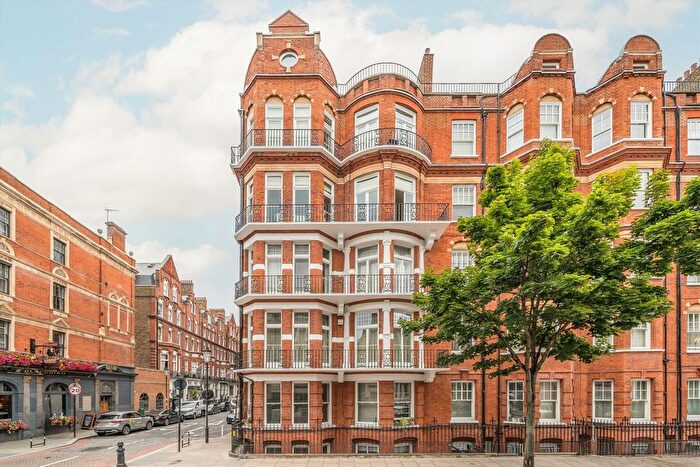 2 Bedroom Flat To Rent In Barkston Gardens, Earls Court, SW5