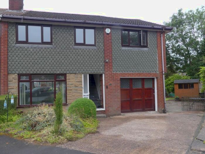 4 Bedroom Semi-Detached House To Rent In Sandringham Way, Royton, Oldham, OL2