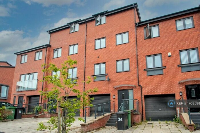 4 Bedroom Terraced House To Rent In Yarn Street, Leeds, LS10