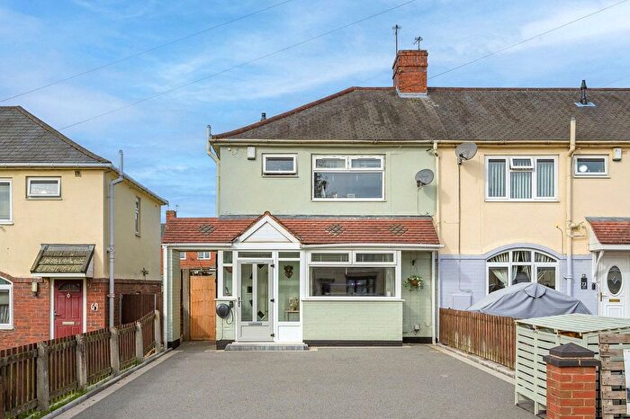 3 Bedroom End Terrace House For Sale In First Avenue, Low Hill, Wolverhampton, West Midlands, WV10