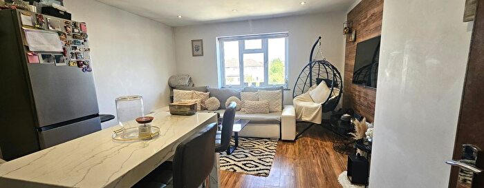 4 Bedroom Semi-Detached House For Sale In Midhurst Gardens, Uxbridge, UB10