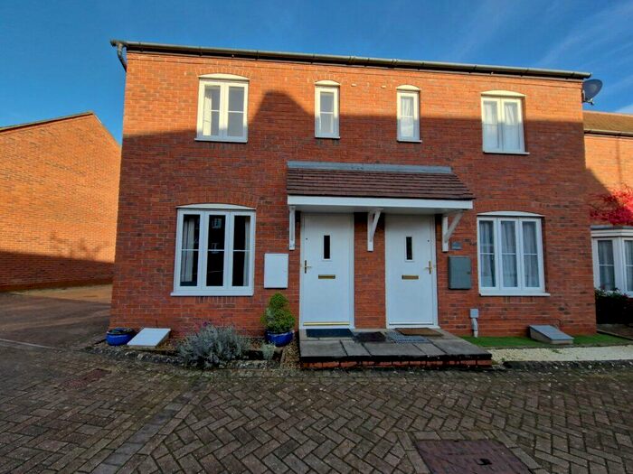 2 Bedroom Semi-Detached House To Rent In Parsley Place, Banbury, Oxon, OX16