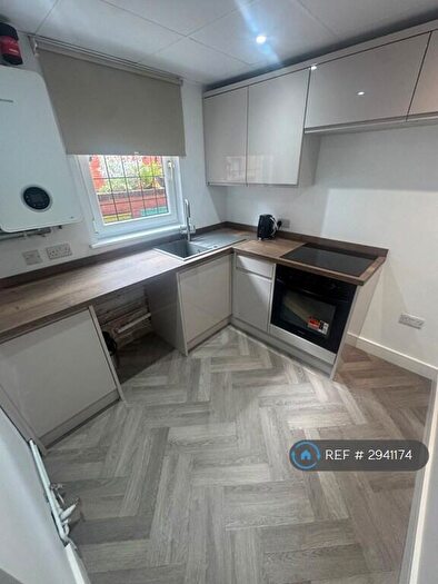 1 Bedroom Flat To Rent In Len Cox Walk, Manchester, M4