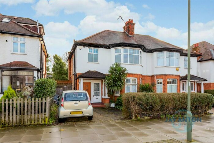 1 Bedroom Flat To Rent In Goodwyn Avenue, Mill Hill, London, NW7