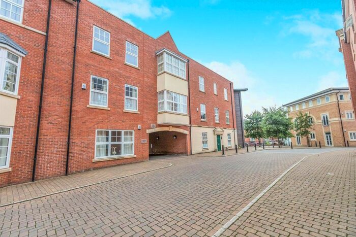 2 Bedroom Flat To Rent In Armstrong Drive, Worcester, WR1