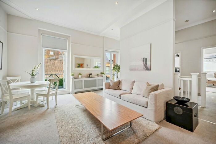 3 Bedroom Mews To Rent In Queens Gate Place Mews, South Kensington, SW7