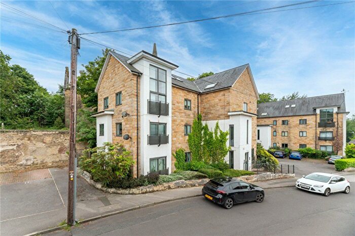 2 Bedroom Flat For Sale In Troy Road, Morley, Leeds, West Yorkshire, LS27