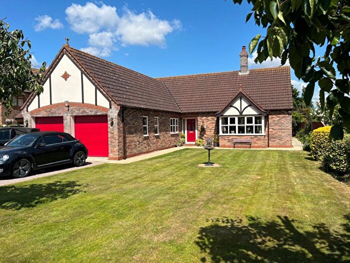 3 Bedroom Detached Bungalow For Sale In The Sidings, Moulton, PE12