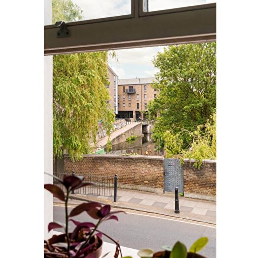3 Bedroom Apartment For Sale In Old Ford Road, London, E2 - Photo 11