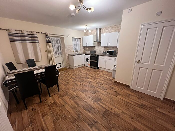 4 Bedroom Terraced House To Rent In Mogden Lane, Isleworth, TW7