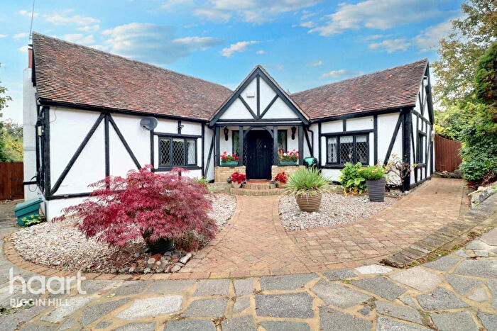 4 Bedroom Detached House For Sale In Leaves Green Road, Keston, BR2