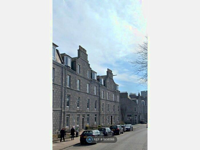 3 Bedroom Flat To Rent In Esslemont Avenue, Aberdeen, AB25