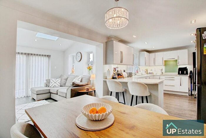 4 Bedroom Detached House For Sale In Chelney Walk, Morrisons Estate, Binley, Coventry, CV3