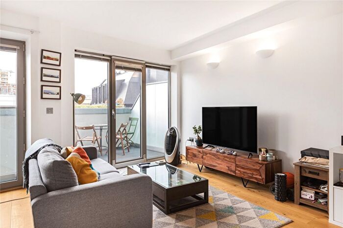 2 Bedroom Flat To Rent In Saffron Hill, London, EC1N