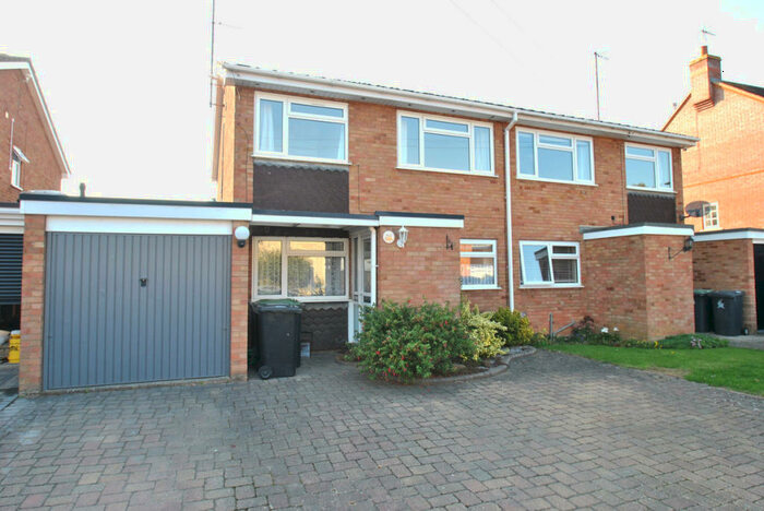 4 Bedroom Semi-Detached House To Rent In Coppice Mead, Stotfold, SG5