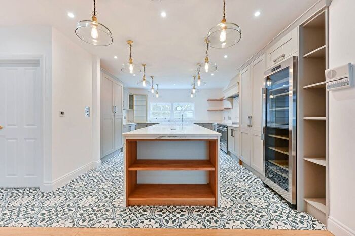 5 Bedroom Property To Rent In Church Street, Twickenham, TW1